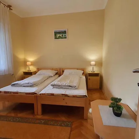 In Siofok/balaton 37218 בית נופש
